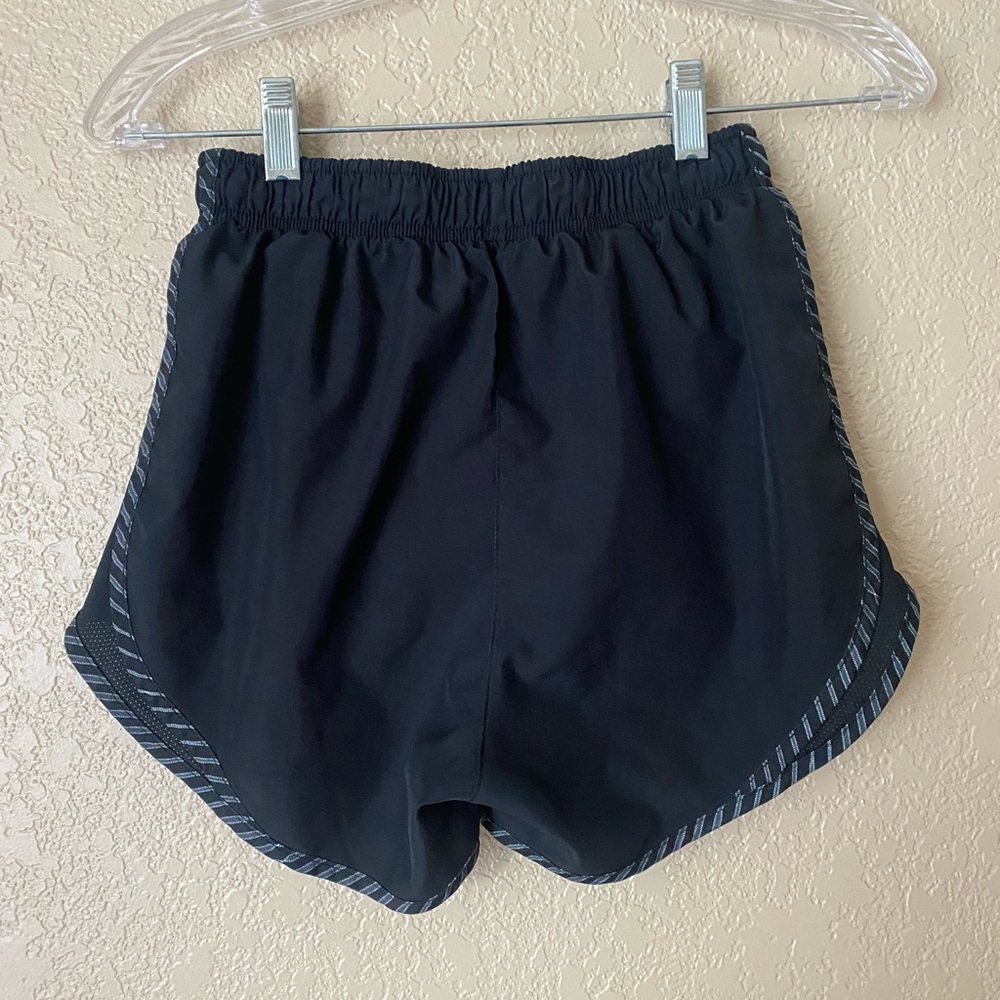 Nike Tempo Athletic Shorts - Women’s XS - Black - Picture 4 of 8